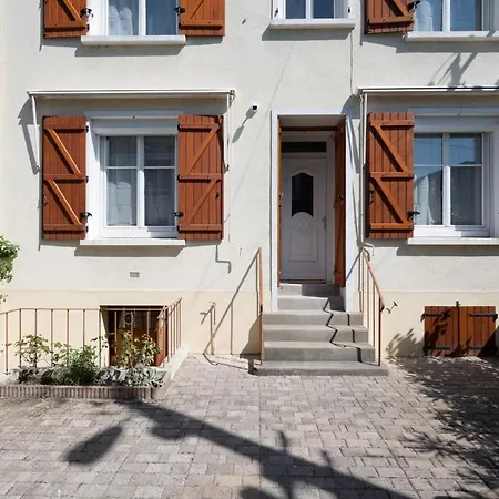 Appartement Le - 800 M Gare - Hyper Centre - Wifi- Climatise *
