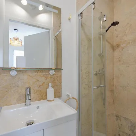 Le - 800 M Gare - Hyper Centre - Wifi- Climatise *